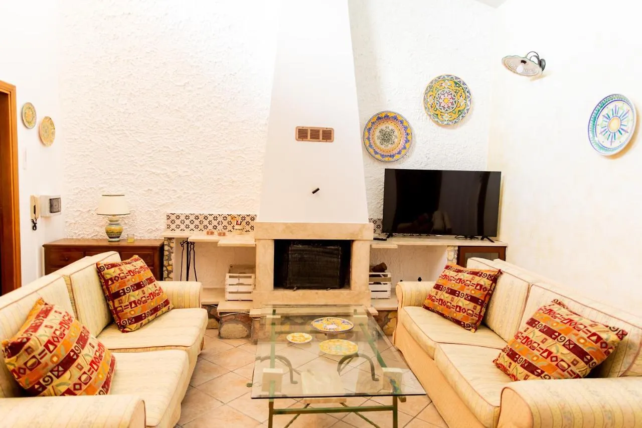 Lo Zio Michele Apartments Nuova Gibellina 0*,  Italia